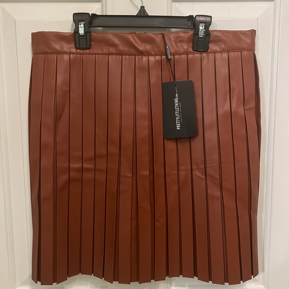 PrettyLittleThing Rust Pleated Mini Skirt US Size 10